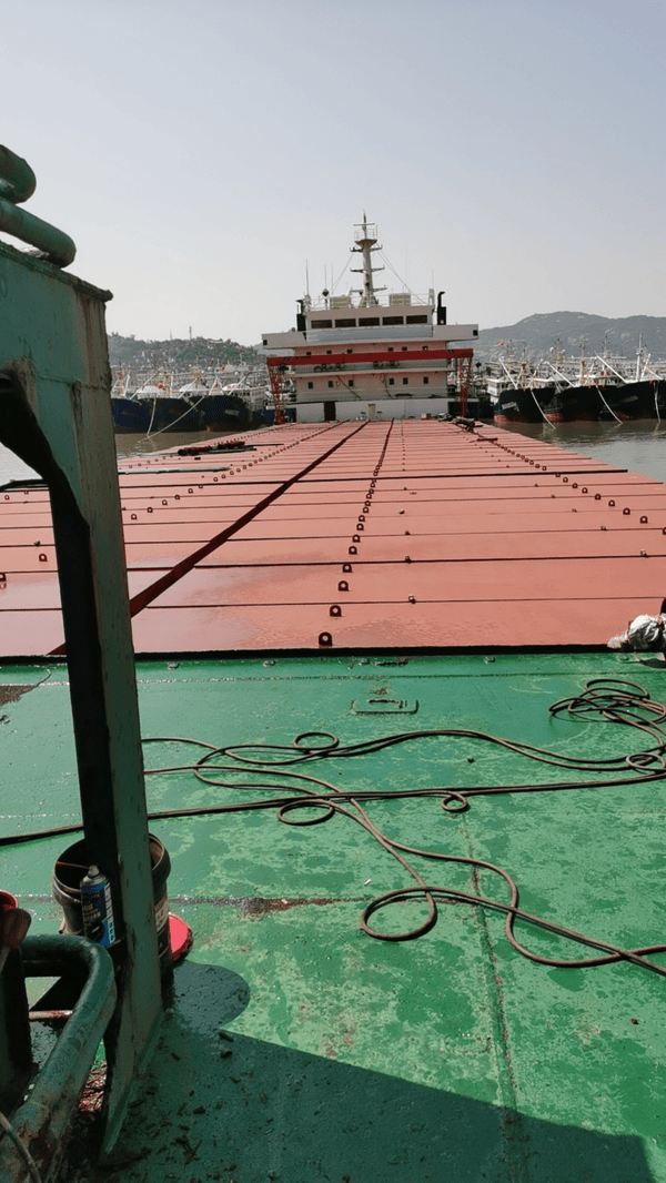 2015 Built 7150 DWT Self - Puming Unloading Sand Ship For Sale - 5 - ShipsTrading