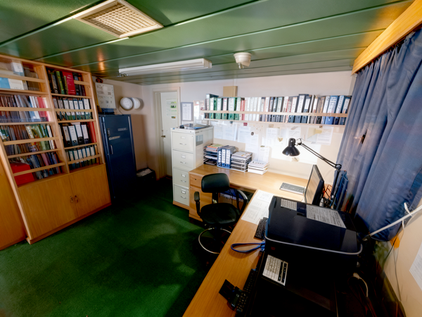 2010 Built 105000 DWT Oil Tanker For Sale