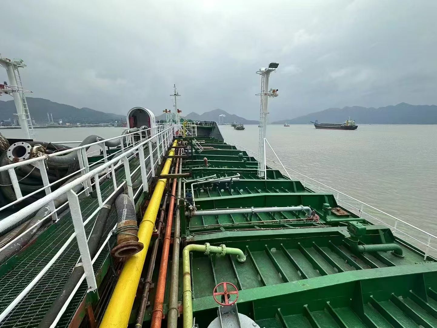 1999 Built 13300 DWT Oil Tanker For Sale Detail 5