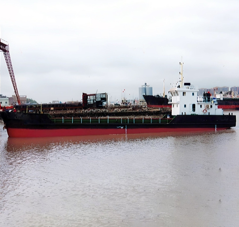 2007 Built 300 DWT Self Driven Split Hopper Barge For Sale For Sale