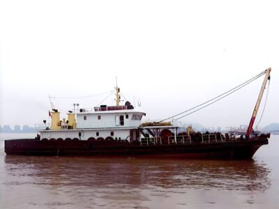 Navire de mouillage de 8 DWT, construit en 2010, à vendre
