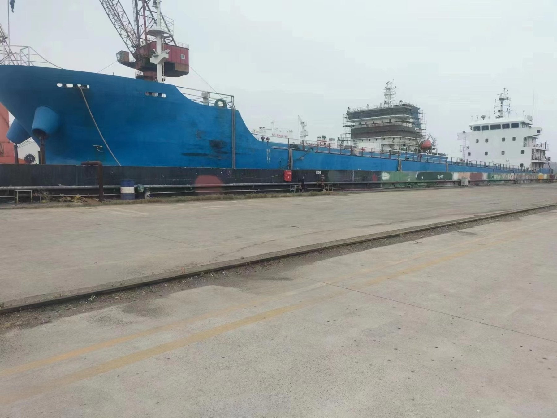 2011 Built 3300 DWT 240 TEU Container Ship For Sale Detail 2