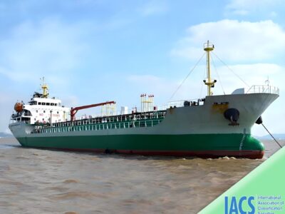 Pétrolier de 4 500 DWT, construit en 2013, à vendre