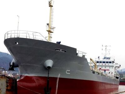 Pétrolier de 4 500 DWT, construit en 2013, à vendre