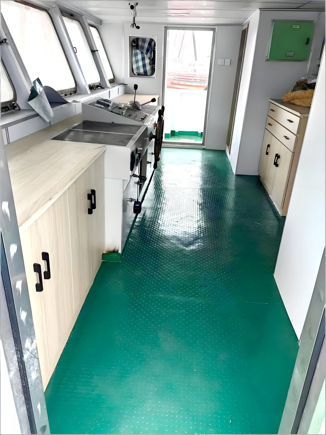 2013 Built 900 DWT Oil Tanker For Sale Detail 3
