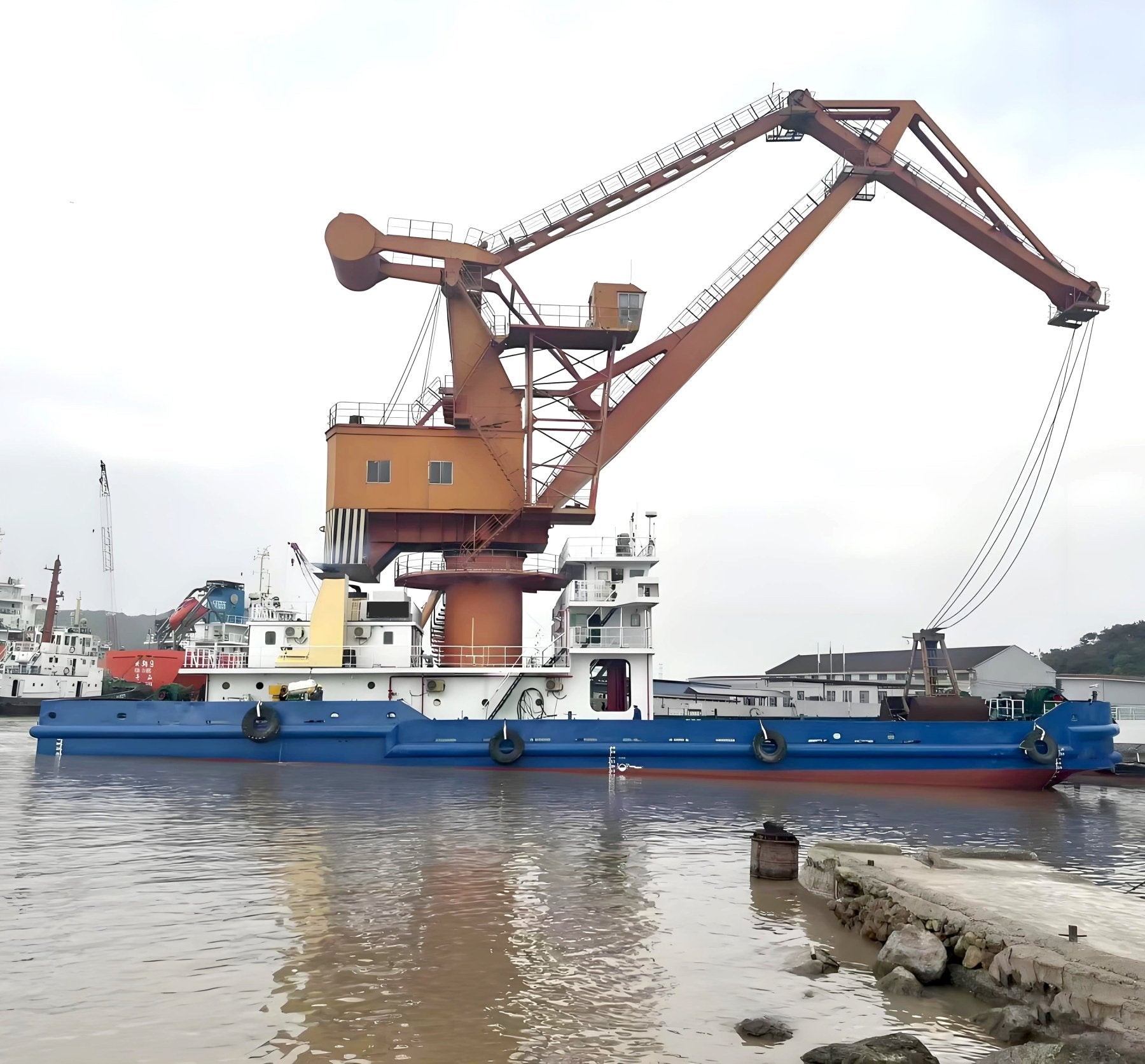 2015 Built 156 kN Crane Vessel For Sale Detail 2