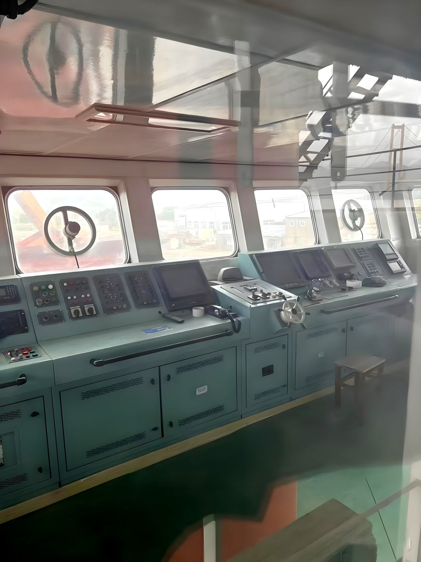 2015 Built 156 kN Crane Vessel For Sale Detail 3