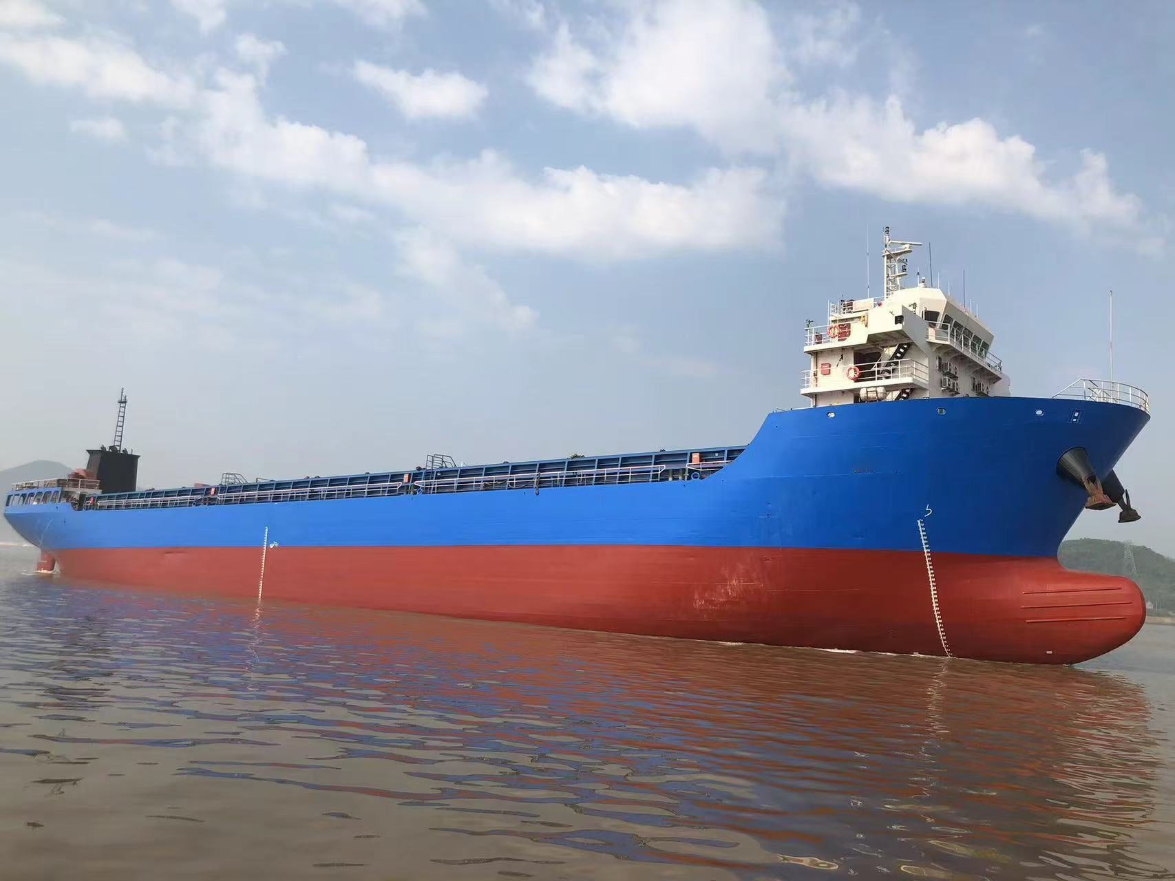2015 Built 8500 DWT 610 TEU Container Ship For Sale Detail 2