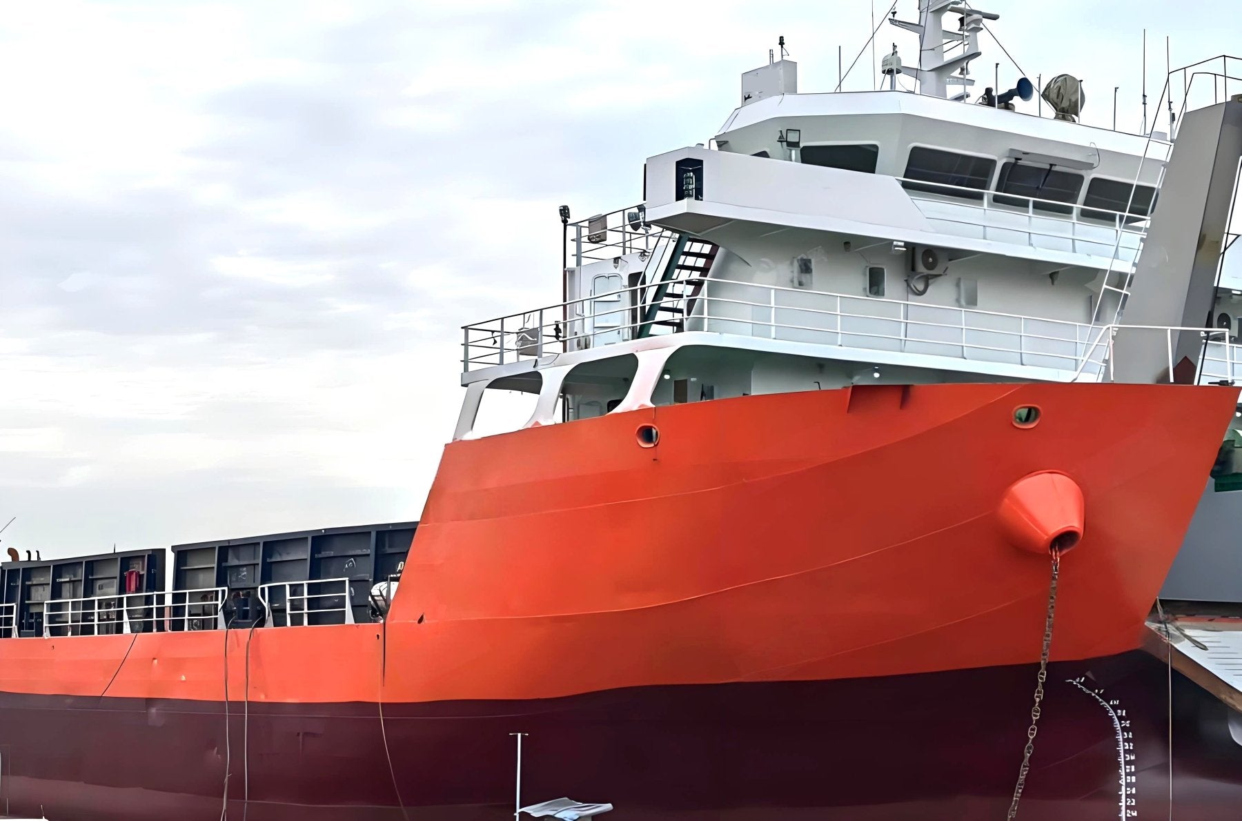 Détails de la vente d'une péniche de débarquement de 5 000 DWT construite en 2020 – Partie 2
