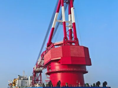 Navire-grue construit en 2020 à vendre
