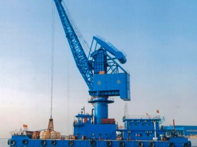 Navire-grue construit en 2020 à vendre