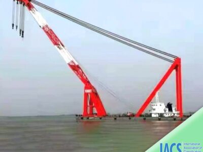 Navire-grue construit en 2021  À vendre