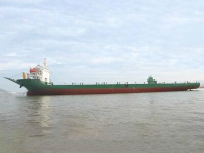 Se vende lancha de desembarco para tanques de 12 000 DWT, construida en 2022