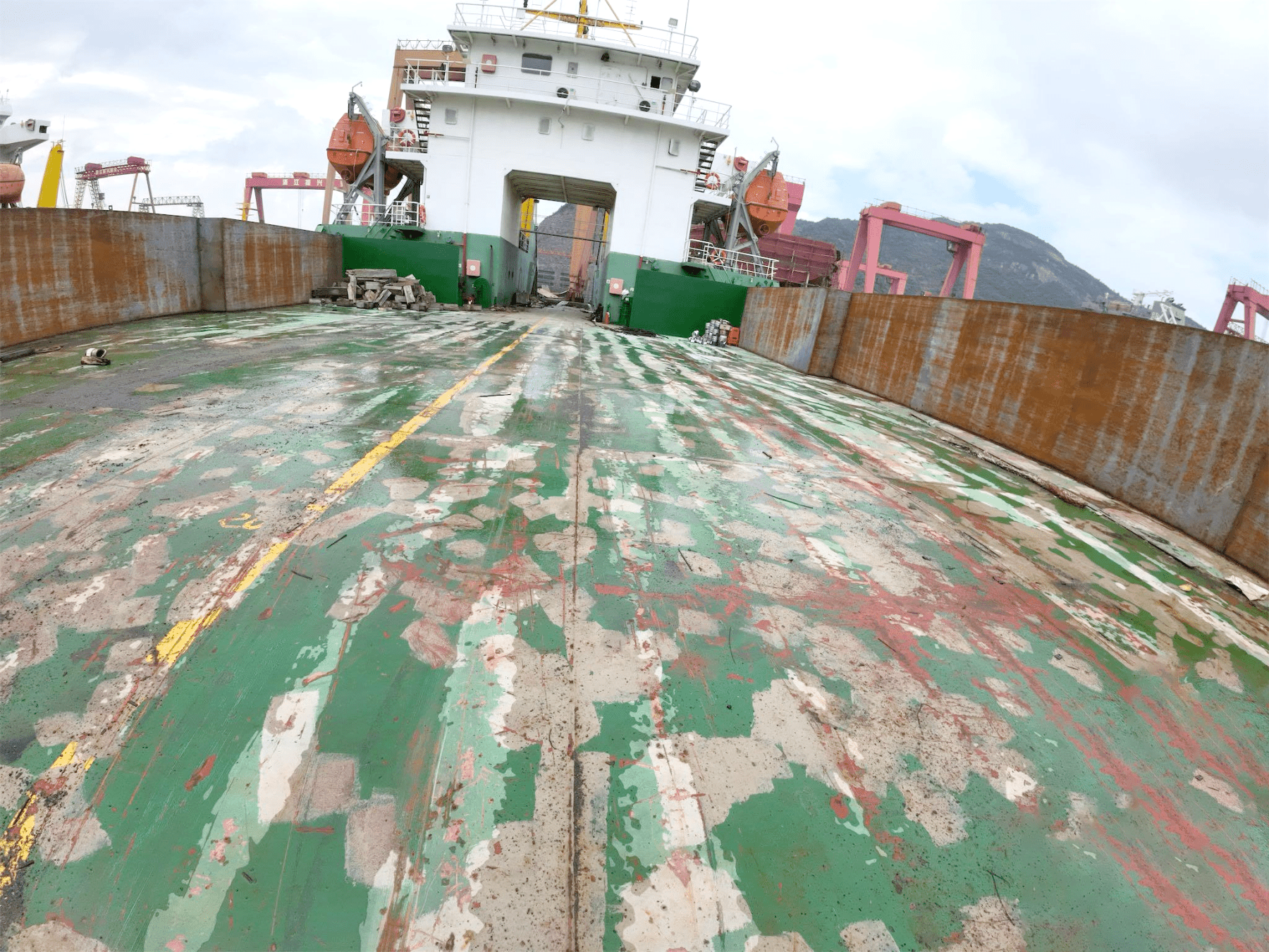 Detalles de la venta de una lancha de desembarco de tanques de 6.500 DWT construida en 2022, parte 2