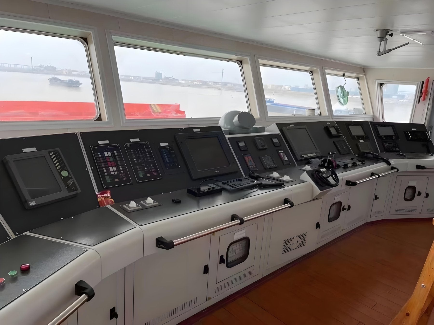 Detalles de la venta de un buque de transporte de arena con sistema de descarga autopompado, construido en 2022, de 8.700 DWT, parte 2