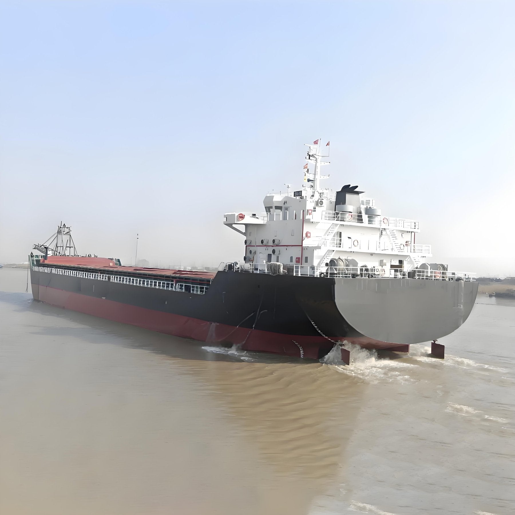 Detalles de la venta de un buque de transporte de arena con sistema de descarga autopompado, construido en 2022, de 8.700 DWT – Detalle 1