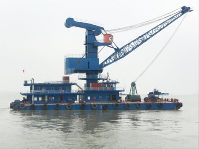 Navire-grue construit en 2022 à vendre
