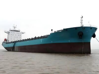 Navire porte-conteneurs de 30 000 DWT et 1 656 EVP, construit en 2023, à vendre