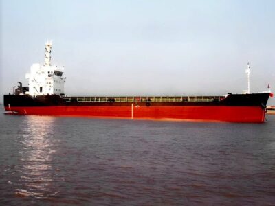 À vendre : barge à trémie divisée à propulsion autonome de 3 400 DWT, construite en 2024