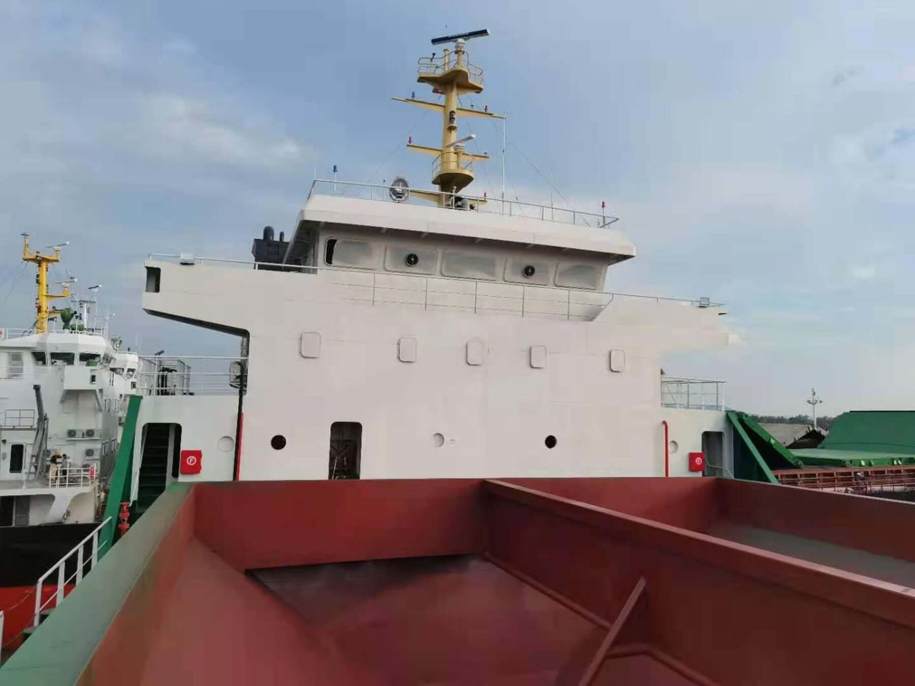 4900 DWT Self-Puming Unloading Sand Ship For Sale Detail 3