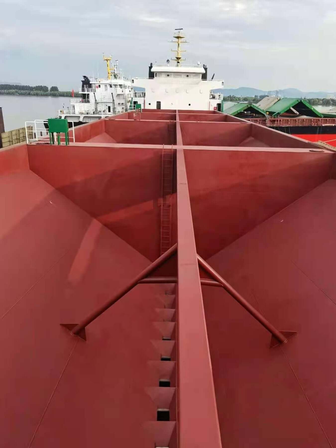 4900 DWT Self-Puming Unloading Sand Ship For Sale Detail 6