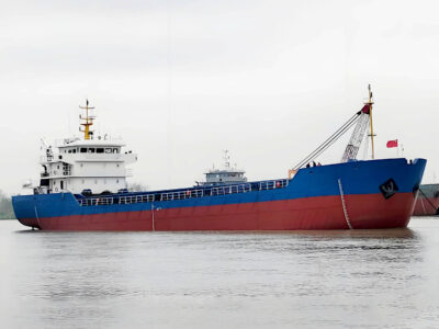 À vendre : barge à trémie divisée à propulsion autonome de 4 400 DWT, construite en 2026