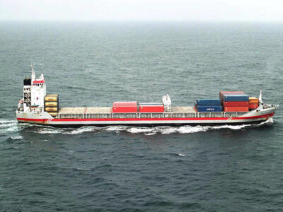 Buque portacontenedores de 9.100 DWT, construido en 1997, en venta