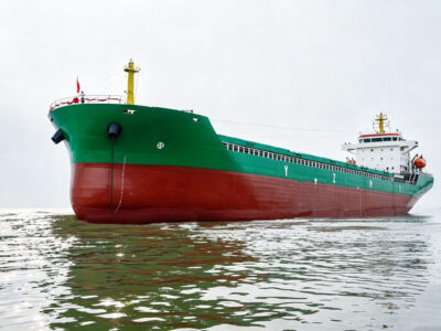 Vente d'un vraquier de 13 300 DWT construit en 2023