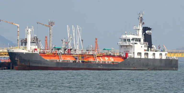 1995. Buque de 1000 DWT para transporte de GLP en venta. En venta.
