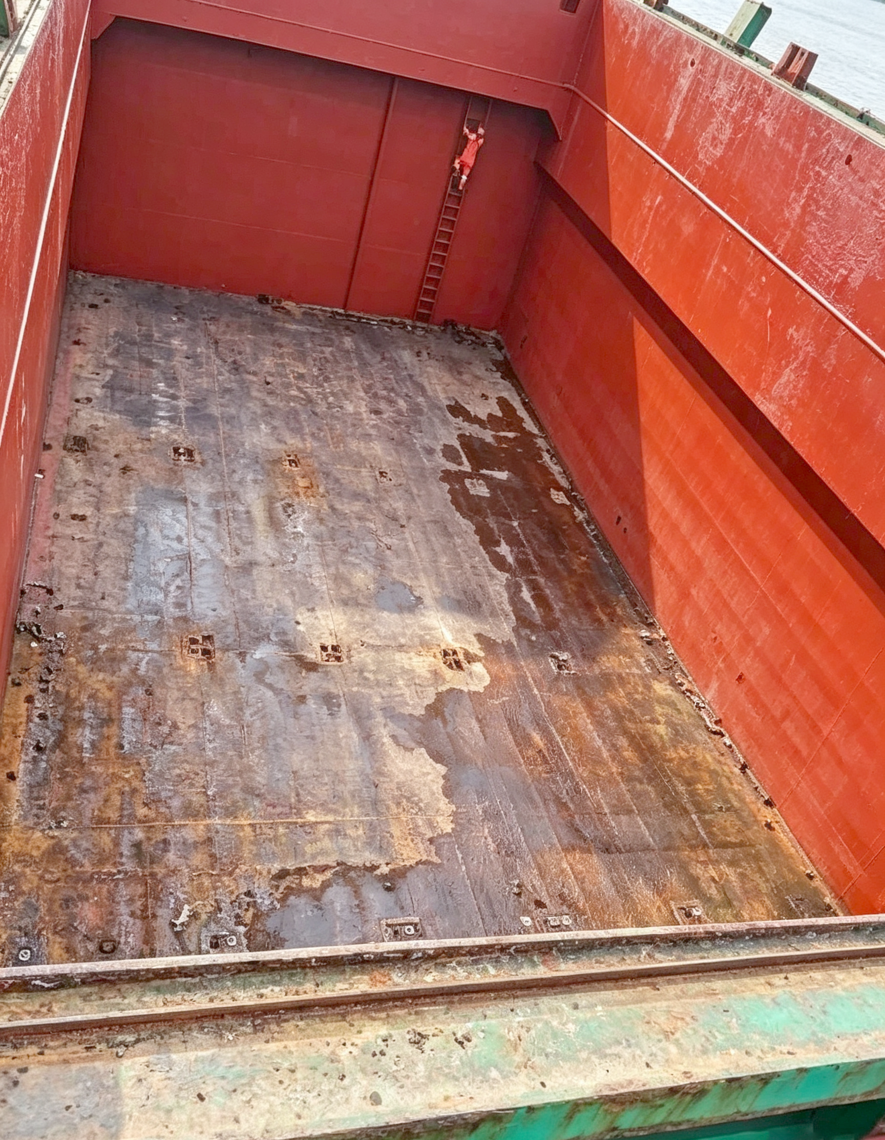 2004 Built 7800 DWT Multipurpose Vessel For Sale Detail 2