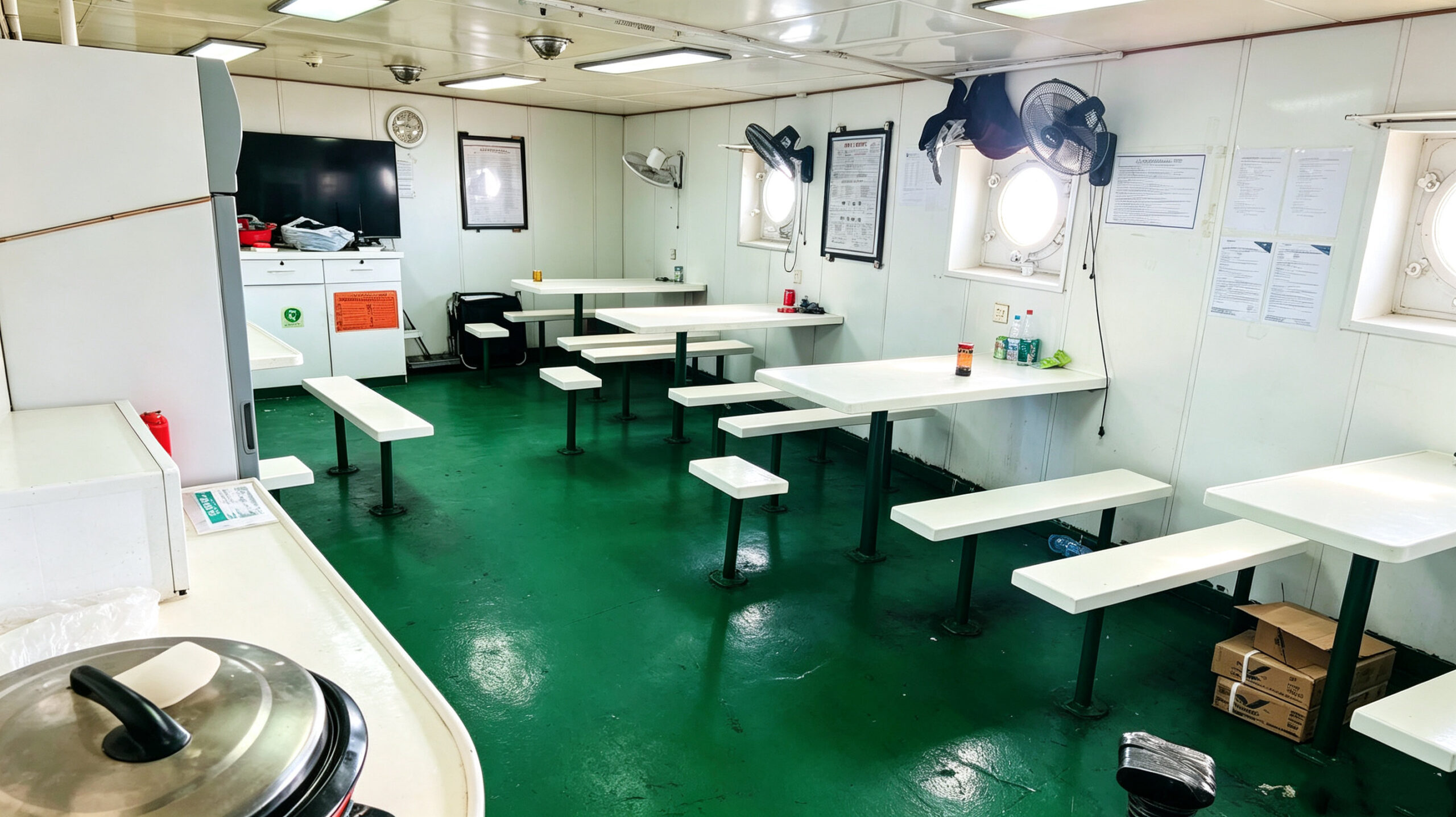 2005 Built 11000 DWT 714 TEU Container Ship For Sale Detail 6