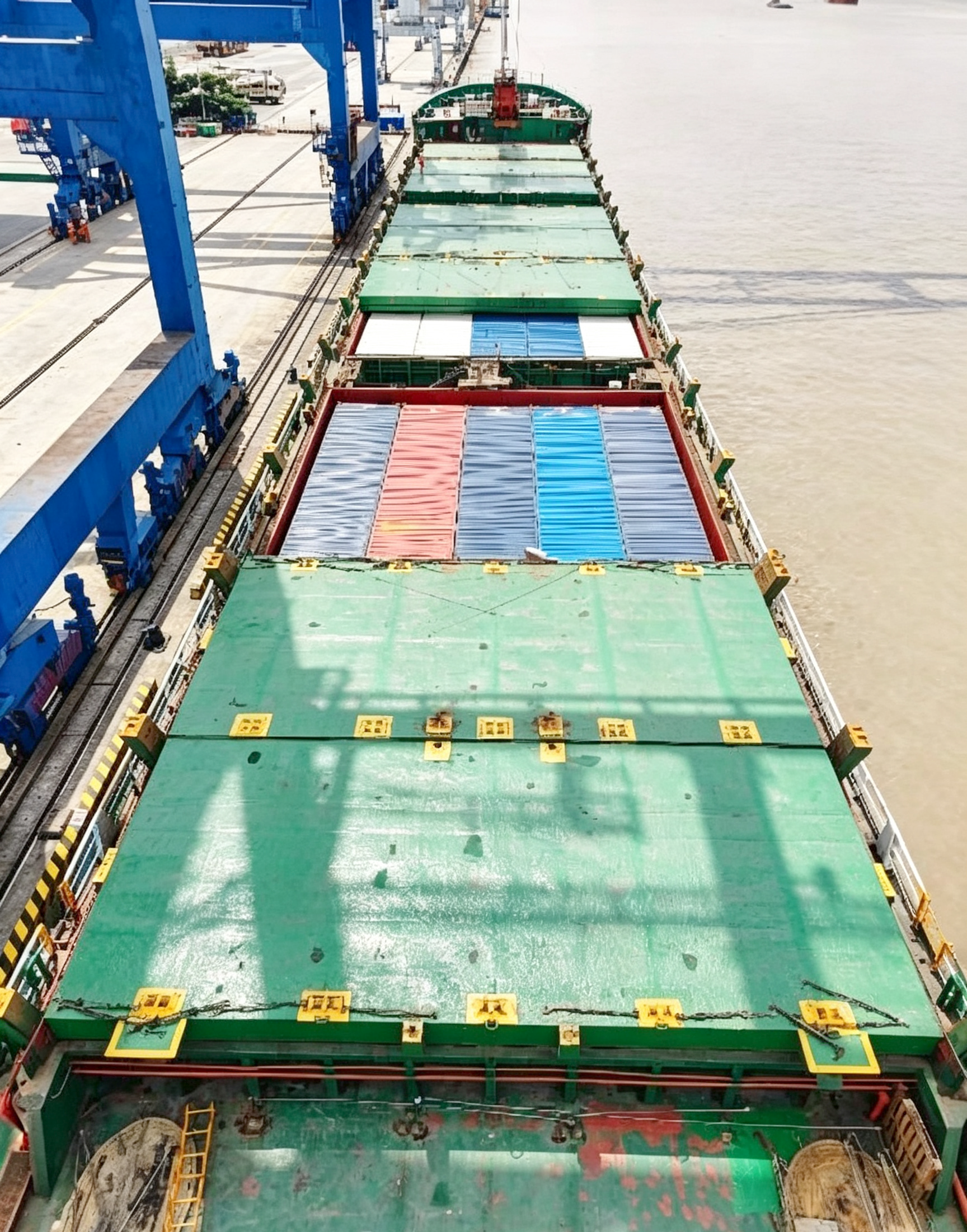 2009 Built 6700 DWT 401 TEU Container Ship For Sale Detail 4