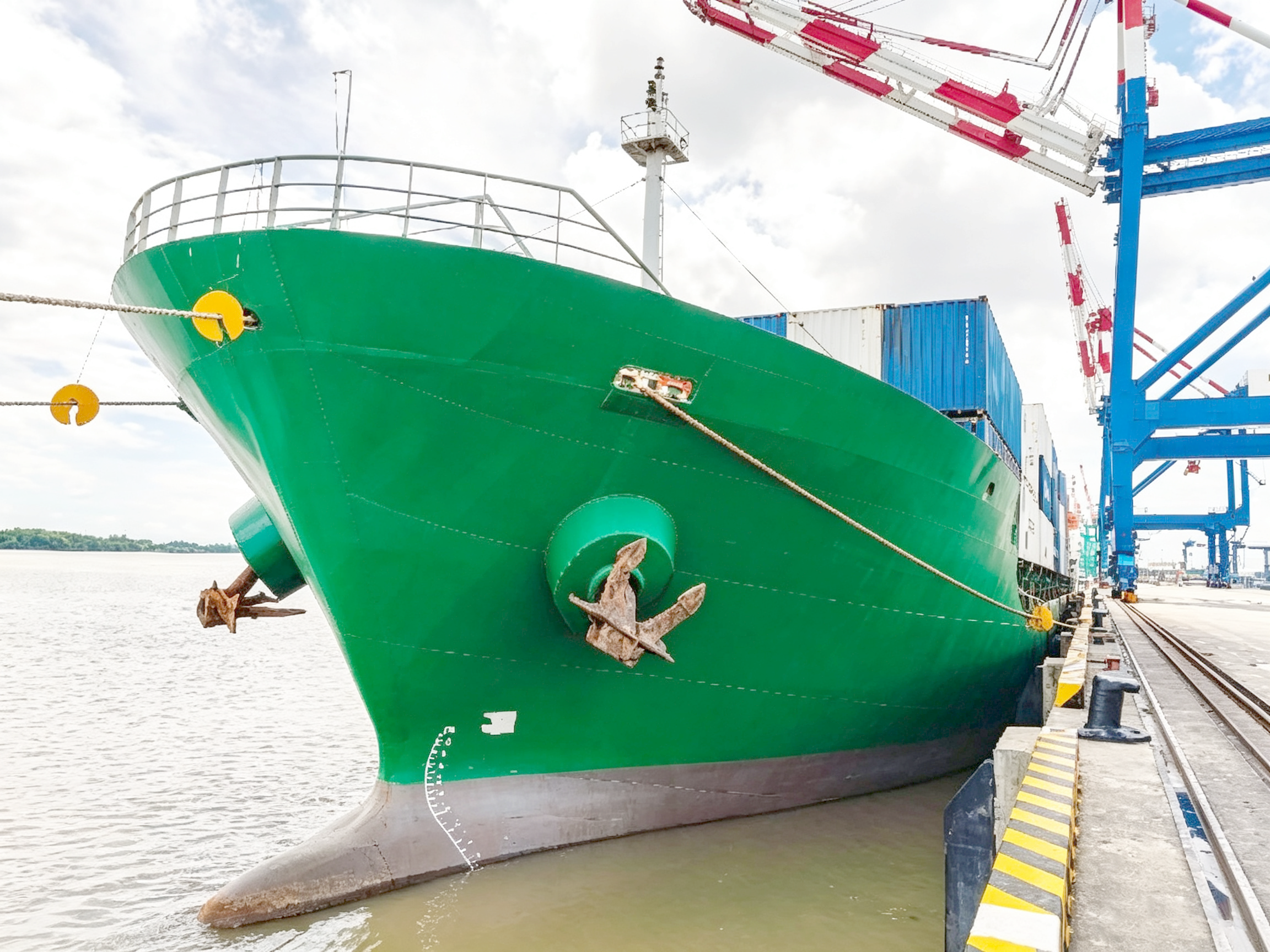 2009 Built 6700 DWT 401 TEU Container Ship For Sale Detail 2